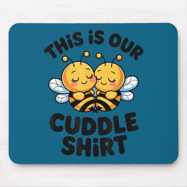 Cute Bee Couple Cuddle Funny Romantic  Mousepad (Vorne)