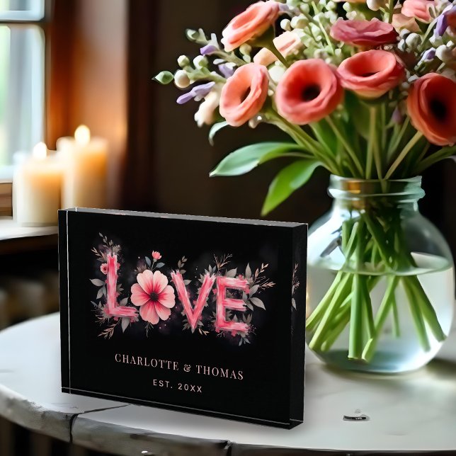 Cute Black and Red Shades Floral Blooms LOVE Word Fotoblock (Cute Colorful Red Shades Floral Blooms LOVE Word on Black Background – Perfect Valentine’s Gift.)