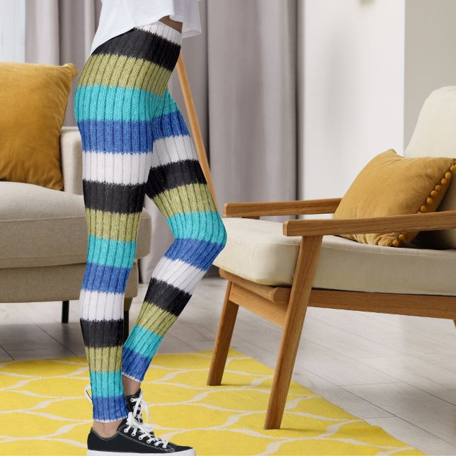 Cute Blue Brown Black White Stripe Kintted Pattern Leggings (Von Creator hochgeladen)