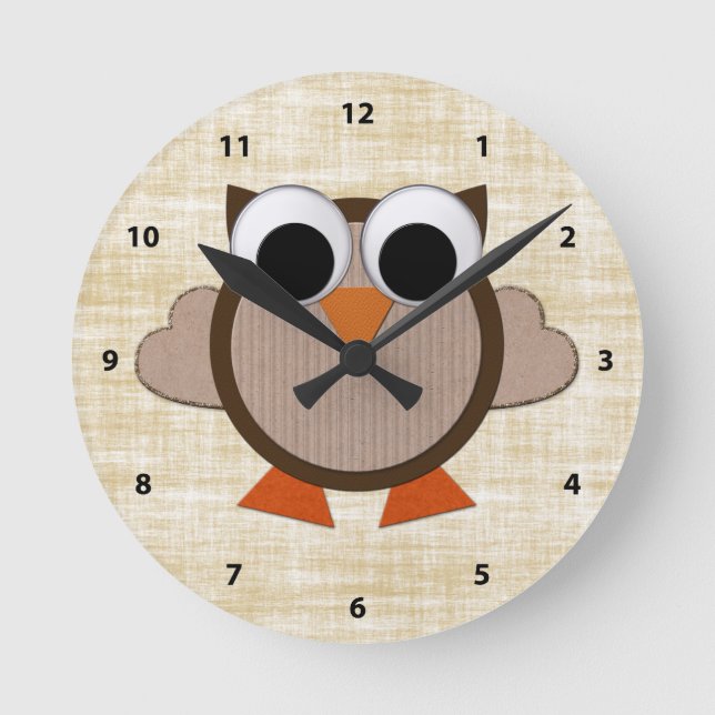 Cute Brown Retro Owl Clock Runde Wanduhr (Vorderseite)