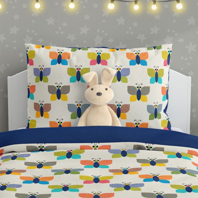 Cute Butterfly Pattern on Cream Kissenbezug (Von Creator hochgeladen)