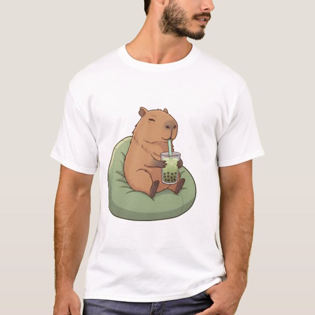Cute Capybara Drinking Matcha Boba Tea Kawaii Gift T-Shirt (Vorderseite)