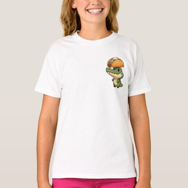 Cute Cartoon Crocodile Balancing Giant Taco T-Shirt (Vorderseite)