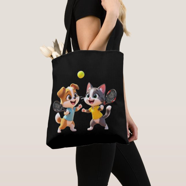 Cute Cartoon Dog and Cat Playing Padel Tennis – Fu Tasche (Von Nahem)