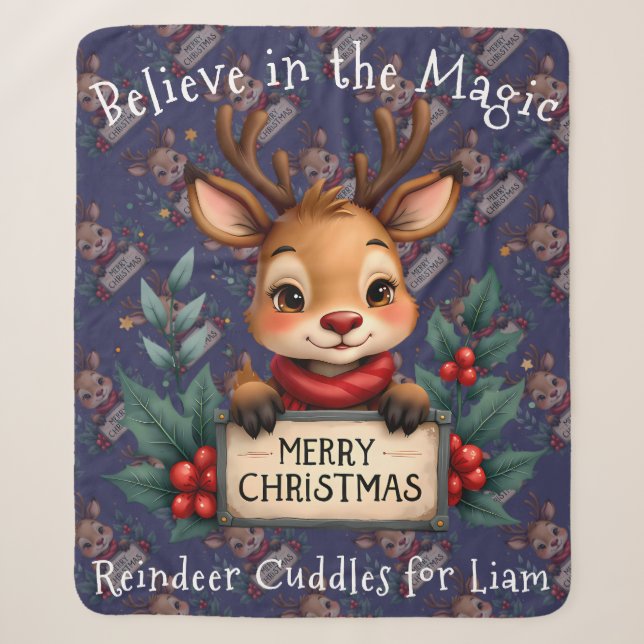 Cute Christmas Reindeer with Holly and Sign Sherpadecke (Vorderseite)