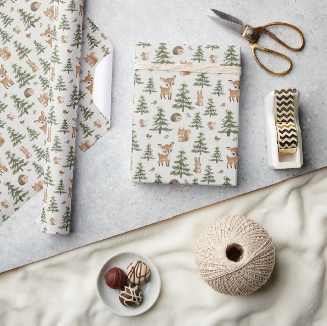 Cute Deer and Woodland Animals Christmas Geschenkpapier (Kunsthandwerk)