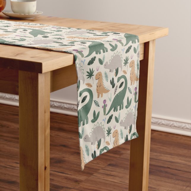 Cute Dinosaur Birthday Party Table Runner Kurzer Tischläufer (Beispiel)