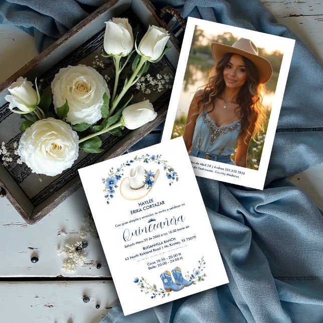 Cute Elegant Coastal Cowgirl Boots & Hat XVs Einladung (Cute Elegant Coastal Cowgirl Boots & Hat Quinceañera Invitation Cards in Spanish in Blue Shades.)