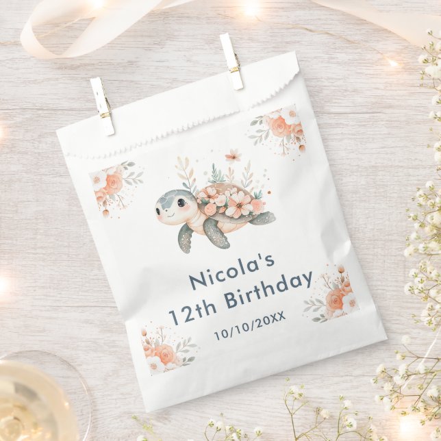 Cute Floral Turtle Birthday Party Geschenktütchen (Ausgeschnitten)