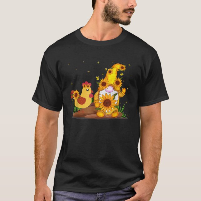Cute Gnome And Chicken Sunflower Funny Gnome Chick T-Shirt (Vorderseite)