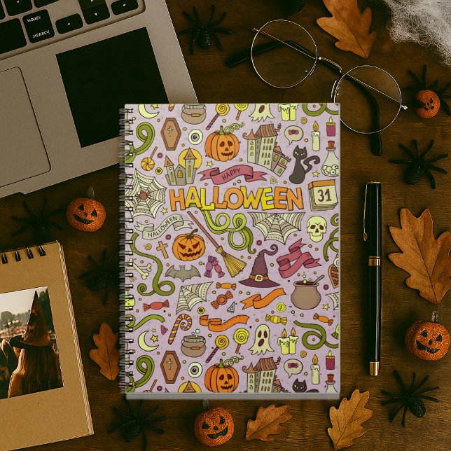 Cute Halloween Doodle Pattern Notizblock (Von Creator hochgeladen)
