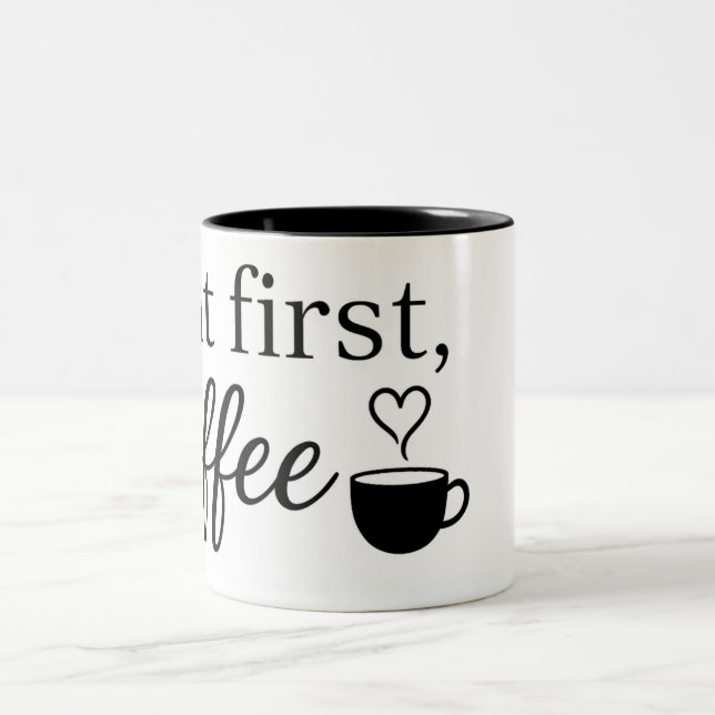 Cute Heart Coffee Cup. But First, Coffee Mug. Zweifarbige Tasse (Mittel)