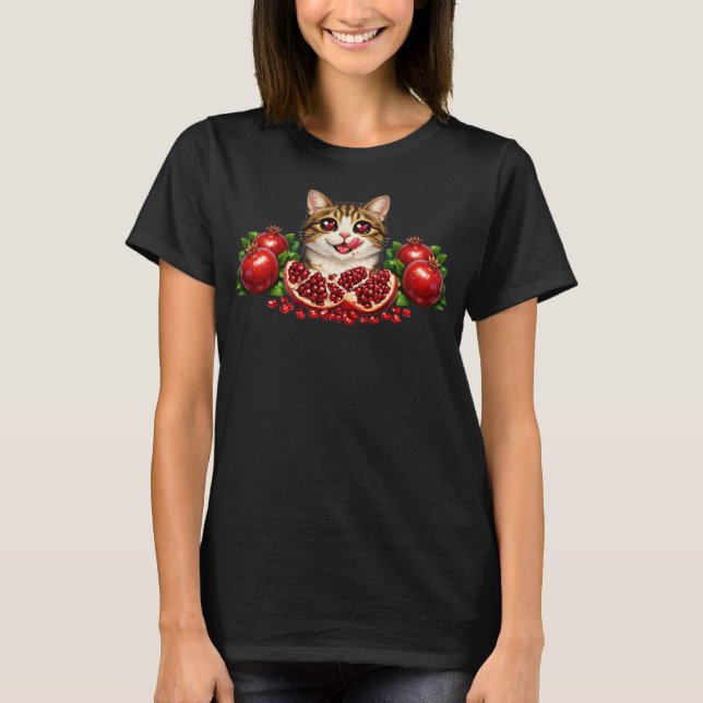 Cute Heart-Eyed Cat with Pomegranates  T-Shirt (Vorderseite)