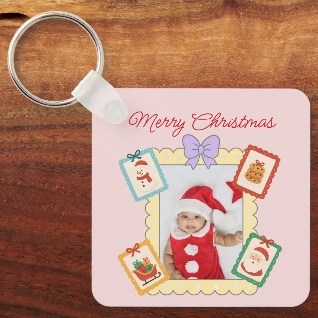 Cute Holiday Collage with Festive Pastel Frames Schlüsselanhänger (Vorderseite)