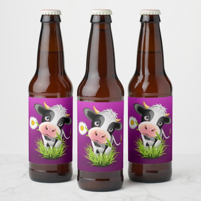 Cute Holstein cow in grass over purple Bierflaschenetikett (Flaschen)
