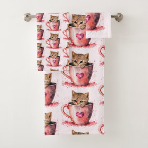 Cute Kitten dans un Teacup avec Motif de coeur