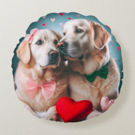 Cute labrador couple valentine's day rundes kissen