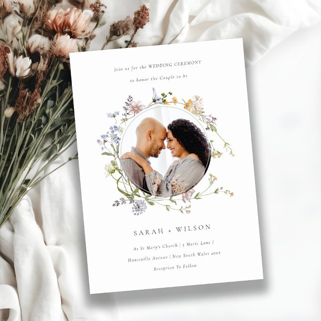 Cute Meadow Floral Wreath Mariage Photo Invitation (Créateur téléchargé)