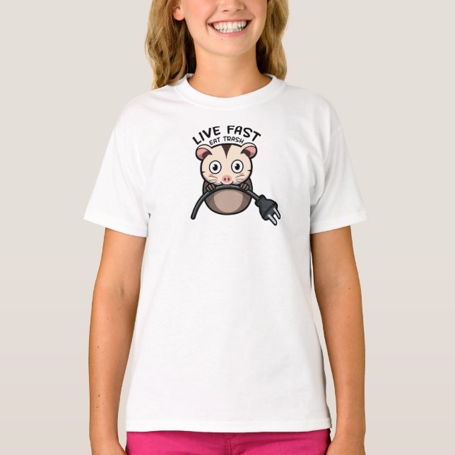 Cute Opossum Live Fast Eat Trash T-Shirt (Vorderseite)