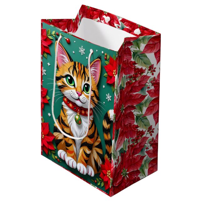Cute Orange Kitty Cat and Poinsettia Christmas Mittlere Geschenktüte (Vorderseite Schrägansicht)