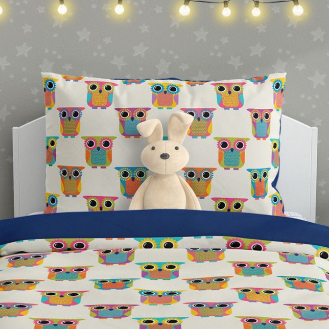 Cute Owl Pattern on Cream Kissenbezug (Von Creator hochgeladen)