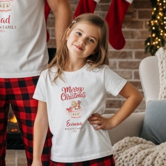 Cute Personalized “Merry Christmas” Family T-Shirt (Von Creator hochgeladen)