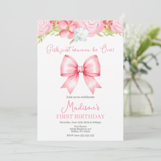 Cute Pink Bow Girl First Birthday Invitation Einladung (Stehend Vorderseite)