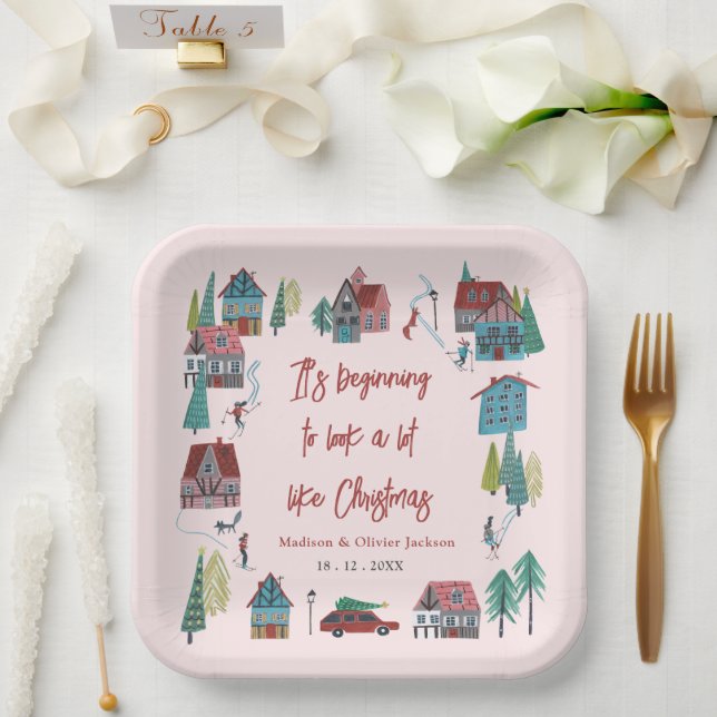 Cute Pink Village Christmas Party Pappteller (Hochzeit)