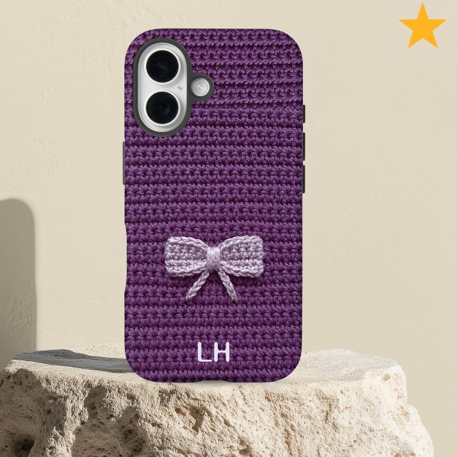 Cute Purple Crochet Bow Yarn Custom Name iPhone 16 Hülle (Von Creator hochgeladen)