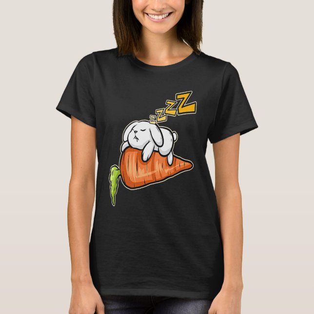 Cute Rabbit Sleeping On A Carrot On Easter T-Shirt (Vorderseite)