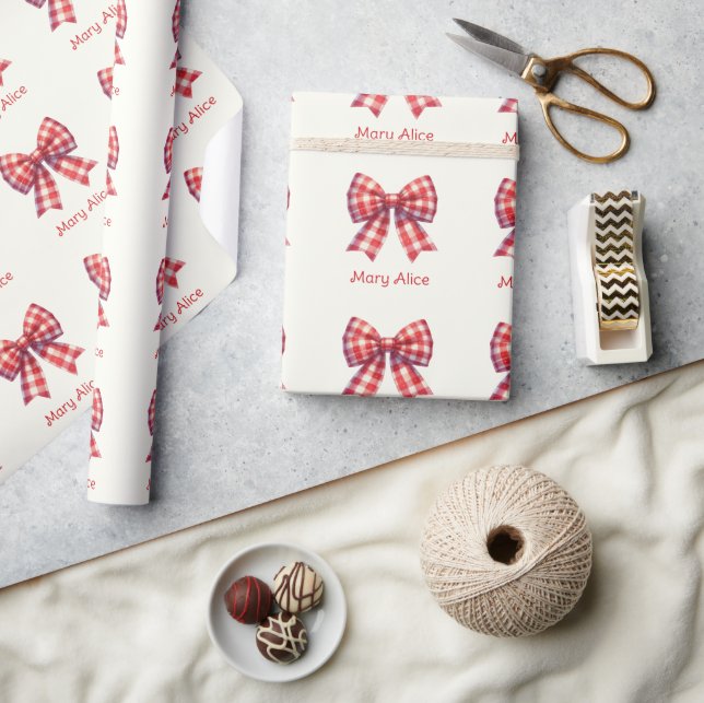 Cute Red and Cream Gingham Bow Geschenkpapier (Kunsthandwerk)