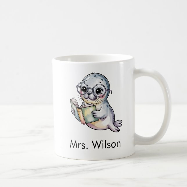 Cute Seal Reading Book Custom Kaffeetasse (Rechts)
