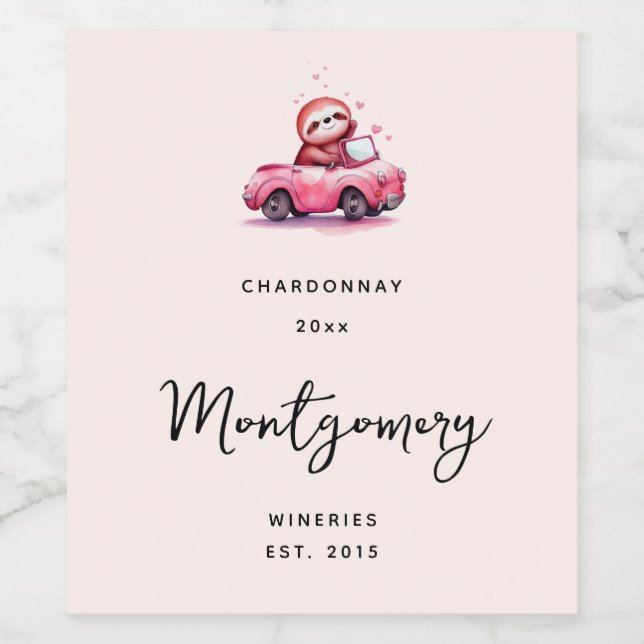 Cute Sloth Driving a Pink Convertible Wine Making Weinetikett (Einzelnes Label)