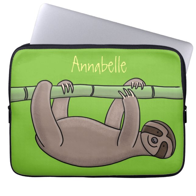 Cute smiling sloth on bamboo cartoon illustration laptopschutzhülle (Vorderseite)