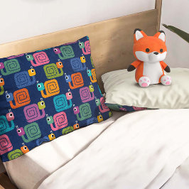 Cute Snail Pattern on Blue Kissenbezug