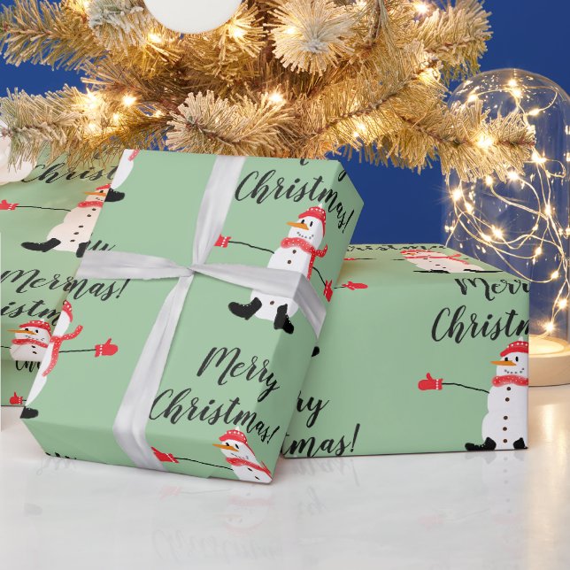 Cute Snowman on Sage Green Merry Christmas Geschenkpapier (Feiertage)