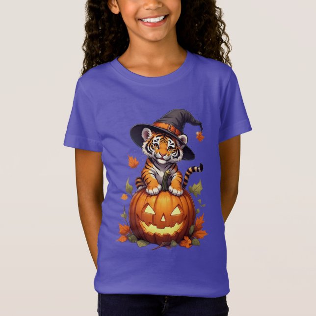 Cute Tiger Cub Wearing Witch Hat T-Shirt (Vorderseite)