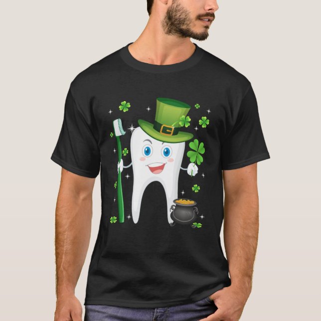 Cute Tooth With Hat Dental Assistant  St Patricks  T-Shirt (Vorderseite)