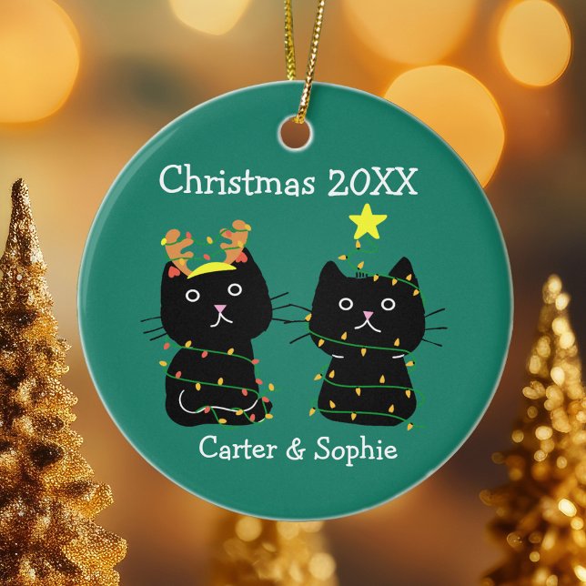 Cute Two Cat Christmas Lights Custom Names Green Keramik Ornament (Von Creator hochgeladen)