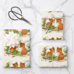 Cute Vintage Foxes Retro Christmas Geschenkpapier Set<br><div class="desc">Papierblätter umhüllen mit einem herrlichen zeichn von Füchsen mit einem freundlichen Vogel in der Nähe. Umgeben von Pinienbäumen und anderen Winterpflanzen.</div>