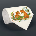 Cute Vintage Foxes Retro Christmas Krawatte<br><div class="desc">Eine Krawatte mit einem herrlichen zeichn eines Füchsenpaares mit einem freundlichen Vogel in der Nähe. Umgeben von Pinienbäumen und anderen Winterpflanzen.</div>