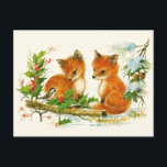 Cute Vintage Foxes Retro Christmas Postkarte<br><div class="desc">Eine Postkarte mit einem hübschen zeichn eines Füchsenpaares mit einem freundlichen Vogel in der Nähe. Umgeben von Pinienbäumen und anderen Winterpflanzen.</div>