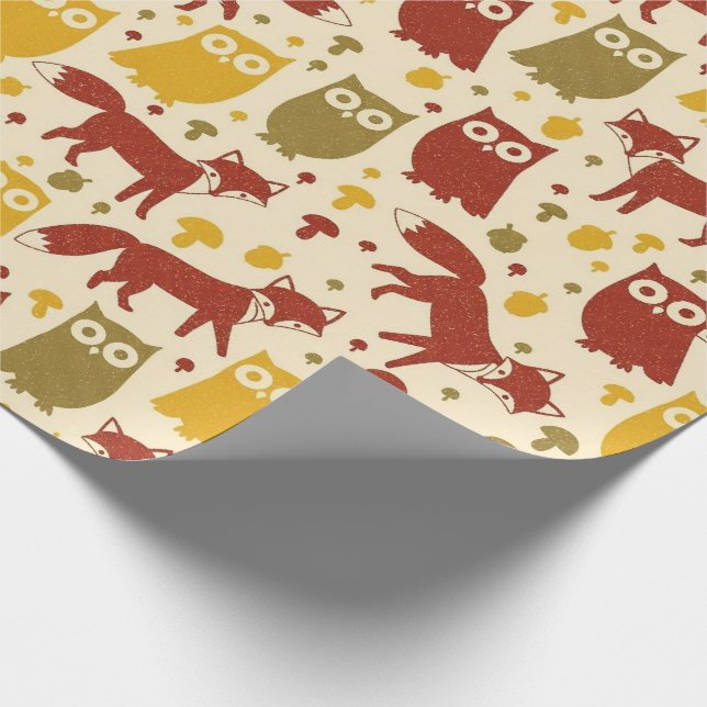 Cute Woodland Fox & Owl Pattern Geschenkpapier (Ecke)