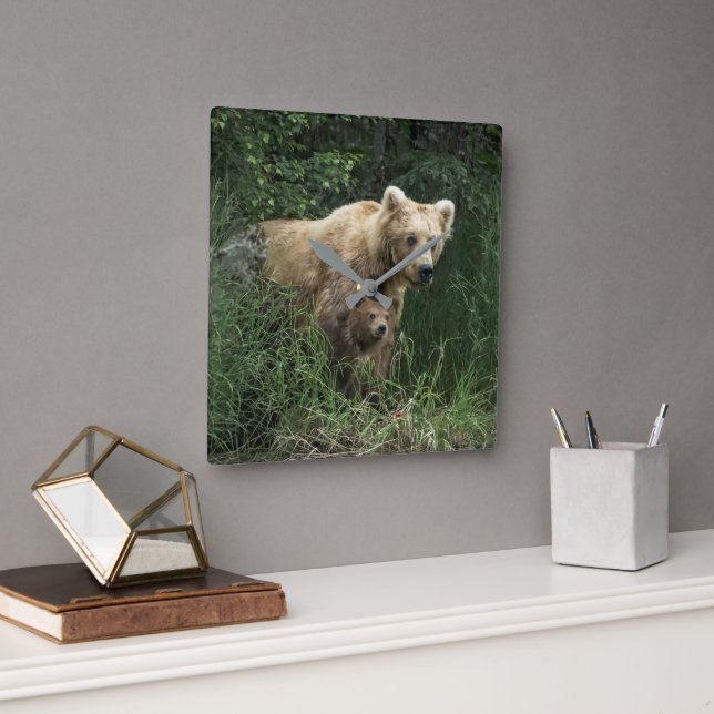 Cutest Baby Animals | Bear Mama Bear & Her Cubs Quadratische Wanduhr (Büro)