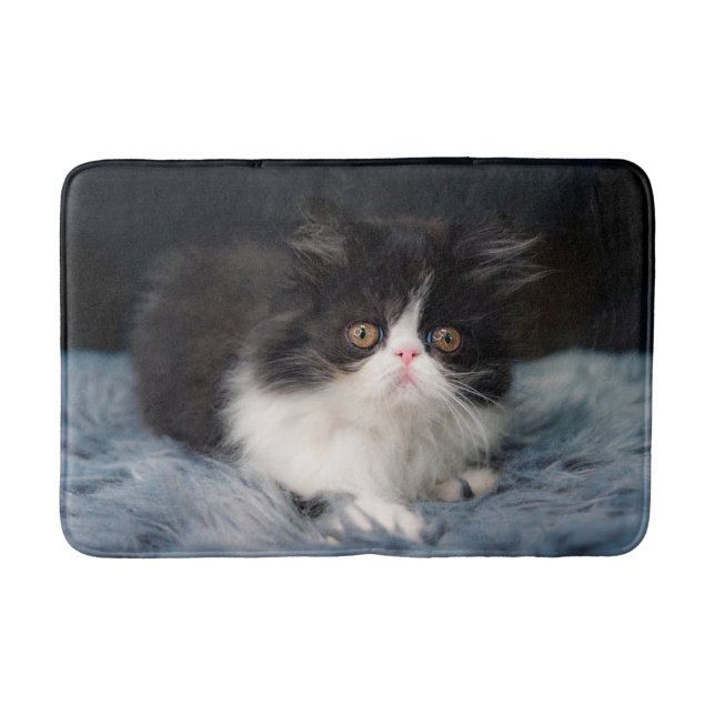 Cutest Baby Animals | Fluffy B&W Kitten Badematte (Vorderseite)