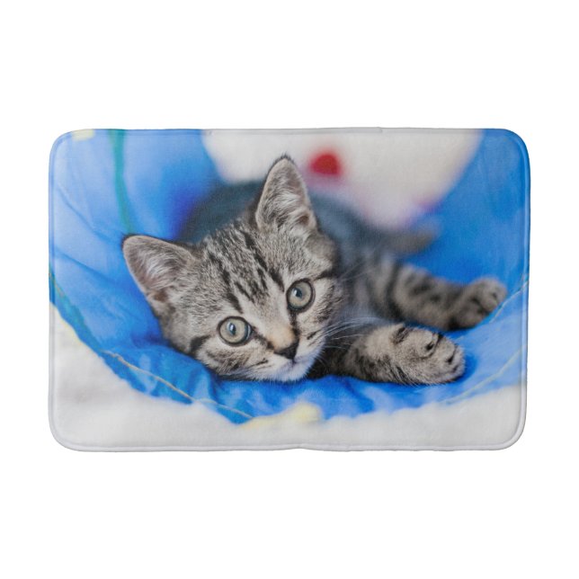 Cutest Baby Animals | Tabby Kitten in Play Tunnel Badematte (Vorderseite)