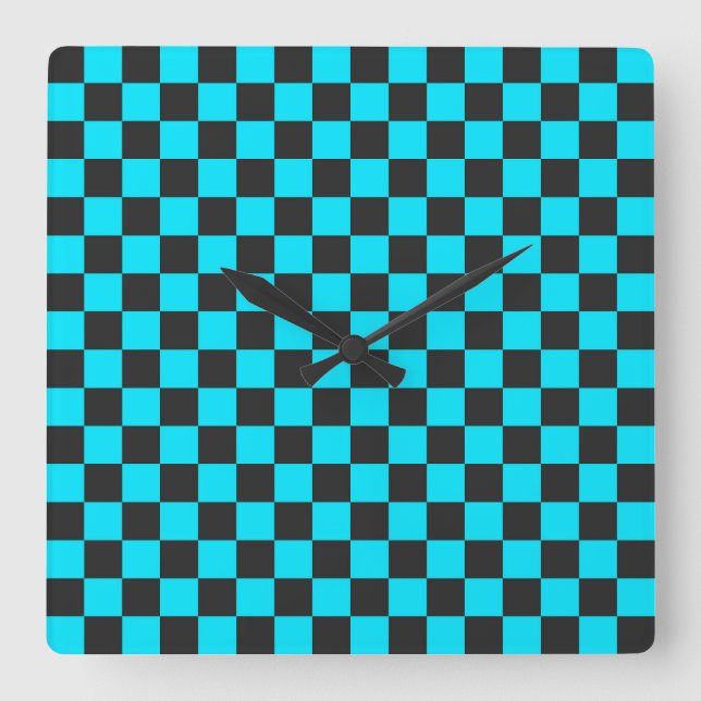 Cyan and charcoal checkerboard pattern quadratische wanduhr (Vorderseite)
