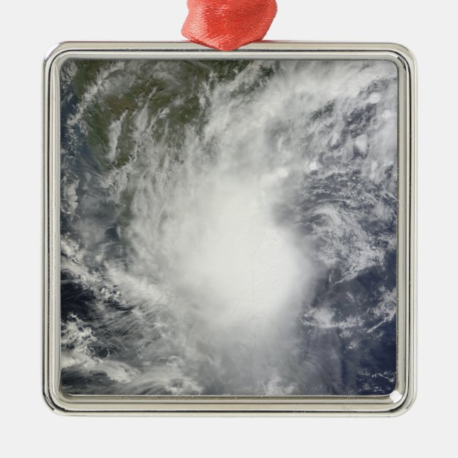 Cyclone Jal Silbernes Ornament (Vorne)