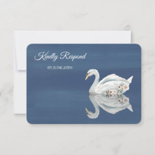 Cygne floral blanc sur carte de réponse de mariage