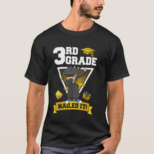 Dabbing Abschluss Boy 3rd Grade Nails IT Class O T-Shirt (Vorderseite)